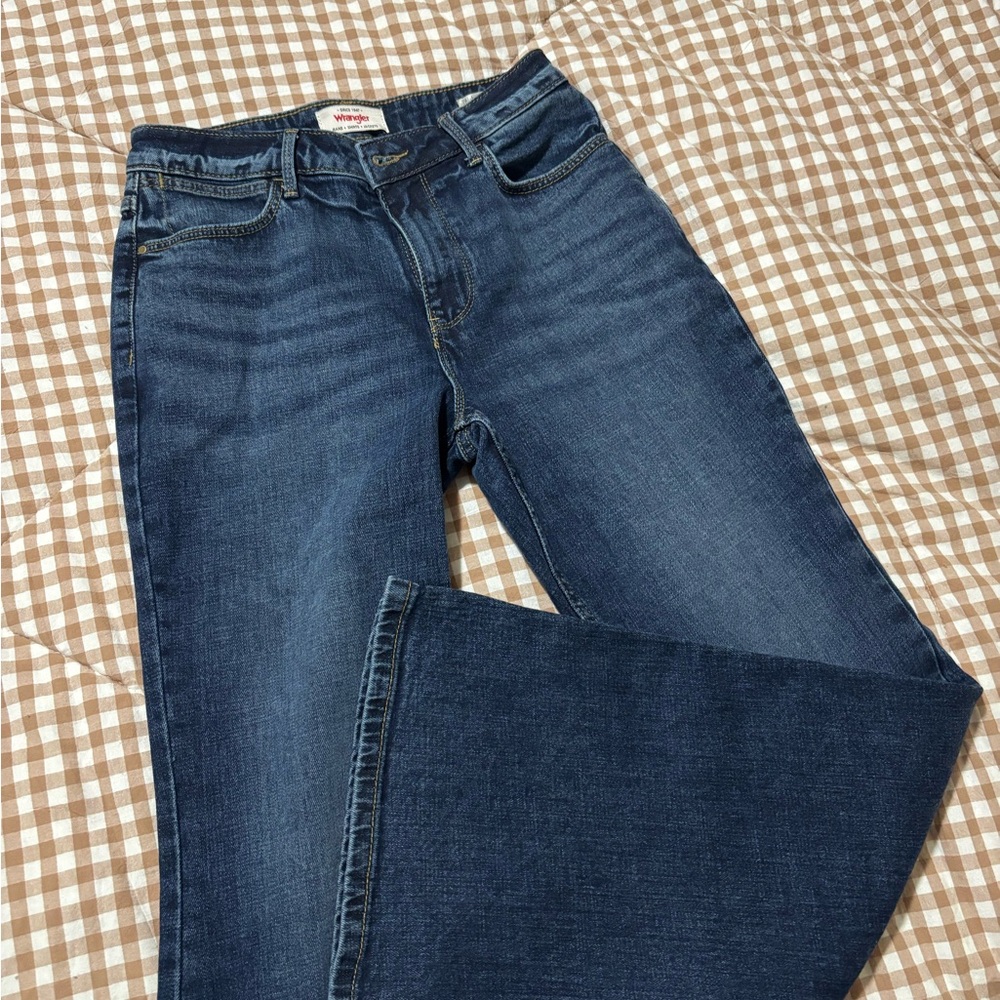 Wrangler Women's Flare Jeans in Dark Blue